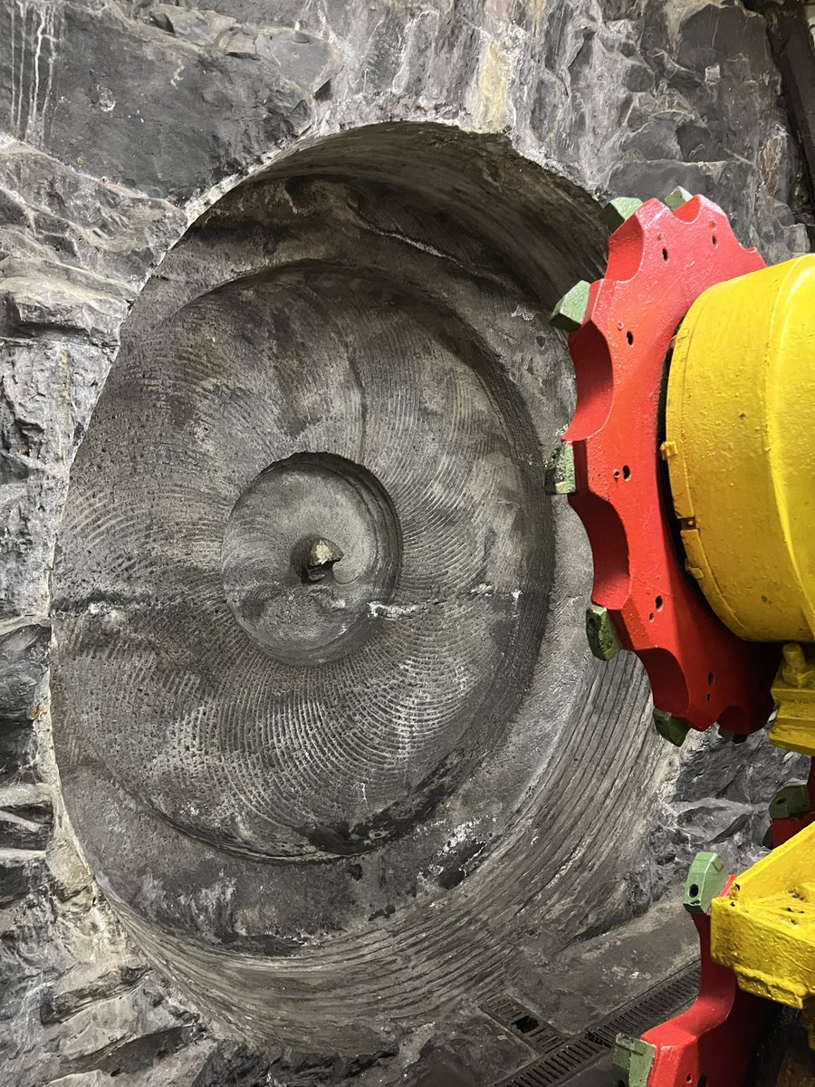 GDickerchen's tweet photo. Bergwerk Museum Bochum!
Großartig. https://t.co/I1ieVcEc52