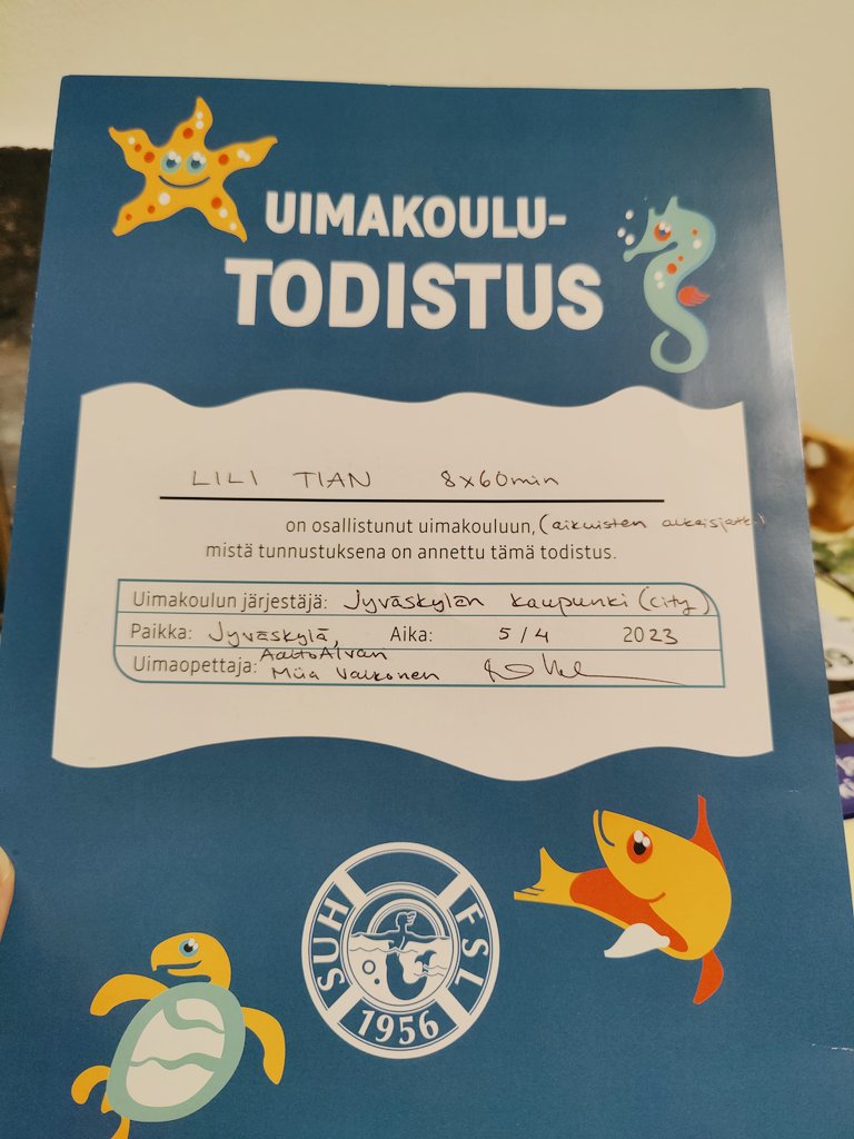 LiliTian06's tweet image. I can swim!😊 With the encouragement from the teacher and classmates, I also managed to do a small jump, after walking away twice because of fear. Jumping needs more courage, which I am learning to have.