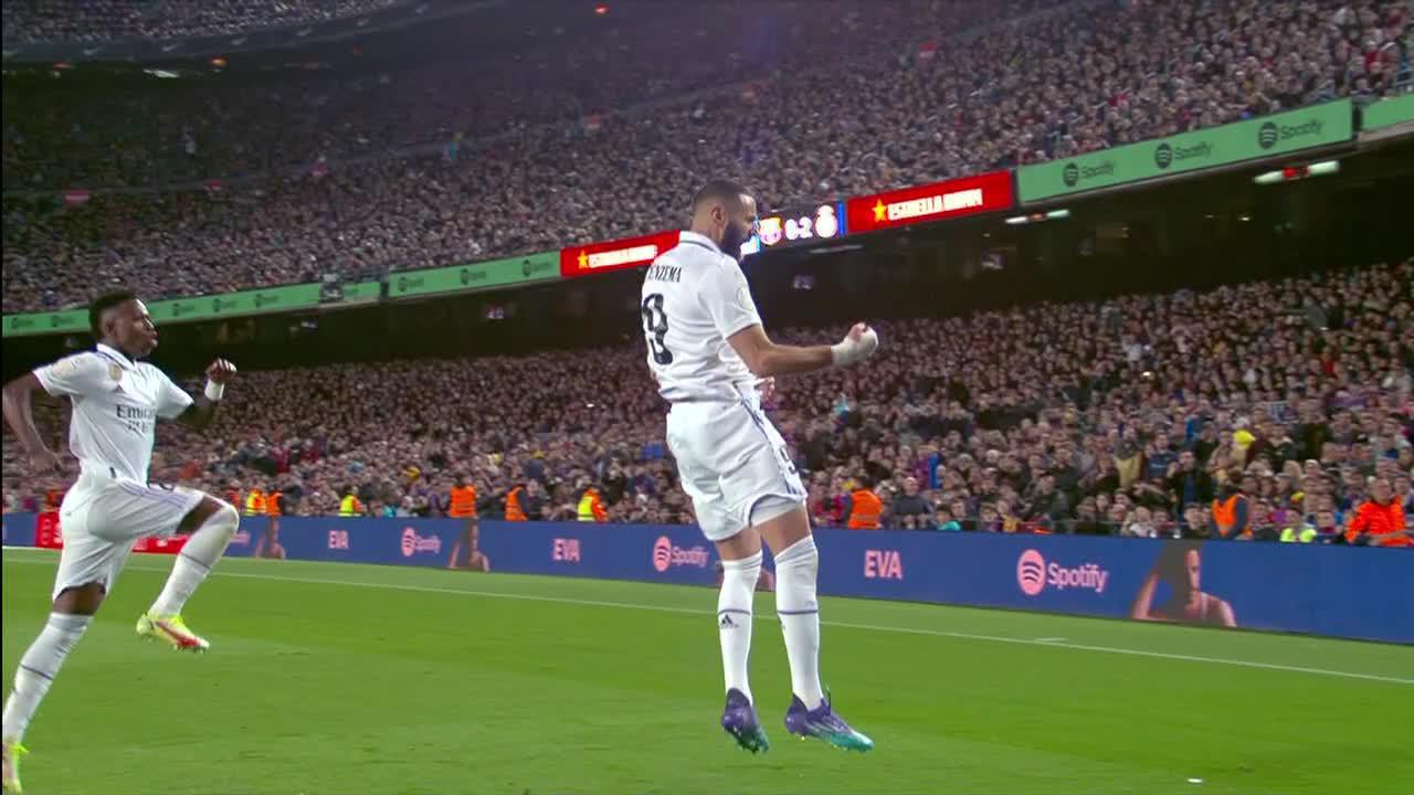 BENZEMA BRACE IN EL CLASICO 🥶

REAL MADRID ARE RUNNING AWAY WITH IT!”