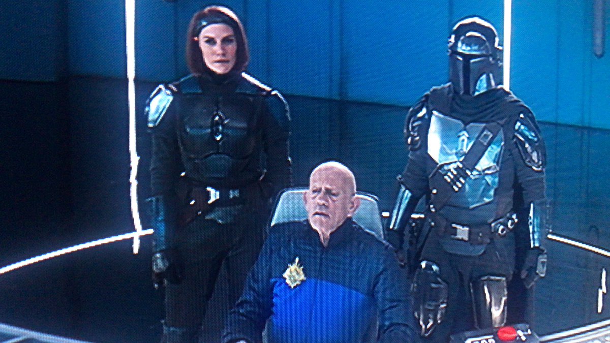 GAHHH AGAIN!!
<a href="/DocBrownLloyd/">Christopher Lloyd</a> is in this ep of #TheMandalorian too!!!
Awesome 🤩 
👏😁👏😁
#Spoilers (but not really tbh lol)
#ChristopherLloyd