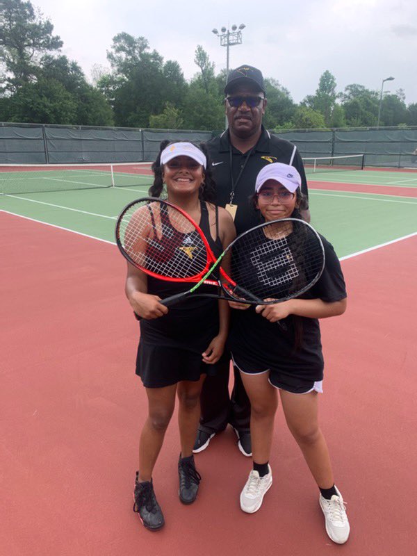 EisenhowerFB's tweet photo. #SWOOPNation🦅 salute our Freshmen Girls Tennis 👑
1st in District🥇
#IKEonic #ExcellenceinEverything #BuiltDifferentInThe44🤞🏾 https://t.co/pKlLcQLa4F