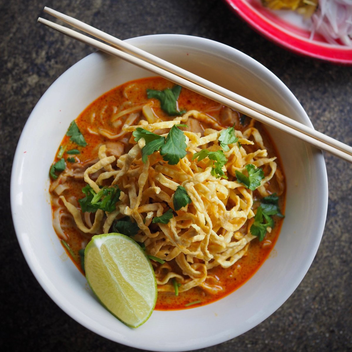 CarhopME's tweet photo. 🛵 Hey Portland food lovers! 🌟

Craving Thai street food? CarHop brings Boda's mouth-watering dishes straight to your doorstep! 🍲

Experience Boda's incredible fusion of traditional &amp; modern Thai flavors from the comfort of home. 🏠❤️

Choose CarHop &amp; support local businesses! https://t.co/w145tyRFx8