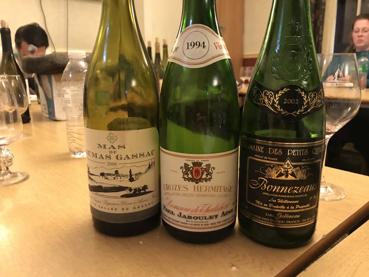 The best from tonight’s blind tasting: Bonnezeaux, Daumas Gassac, Thalabert. All mature, complex, involving; exciting! Just missing the podium: Nadia Curto 2016 Barolo and Devon Minnow 2021 Bacchus. Both of intensity, balance and potential. Good tasting!