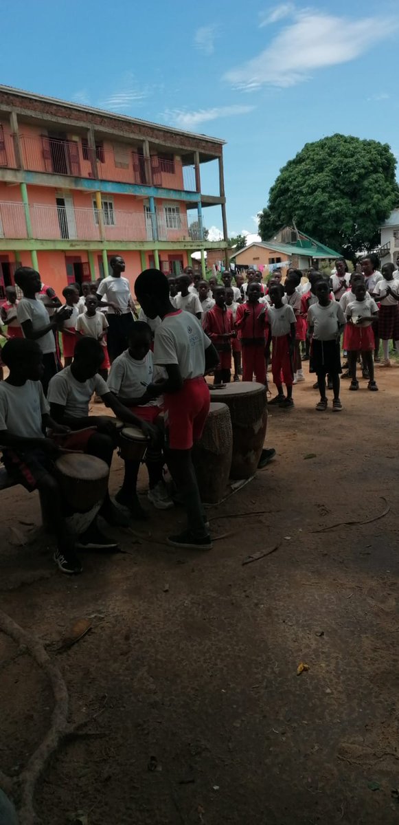 Natalia15786737's tweet photo. Hoy hemos visitado una de las zonas mas desfavorecidas de Uganda. Gracias Diane y Doris por vuestra hospitalidad y gracias a las organizaciones que trabajan con esta comunidad como #babiesuganda y #worldproyect . Mis respetos hacia todo lo que haceis con estos casi 200 niños ❤ https://t.co/nEDVqLUgJa