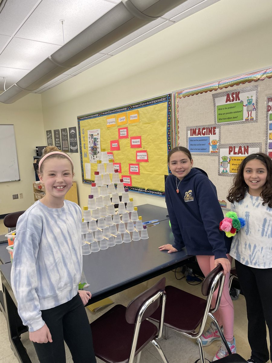 STEM_Spencer's tweet photo. Play Day (STEM edition) in grade 5 &amp; 6 today! https://t.co/v7tz7P7Q6v