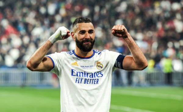 1Mohaamd's tweet image. بازم خداروشکر بازی بعد افطاره وگرنه روزت باطل میشد مرد