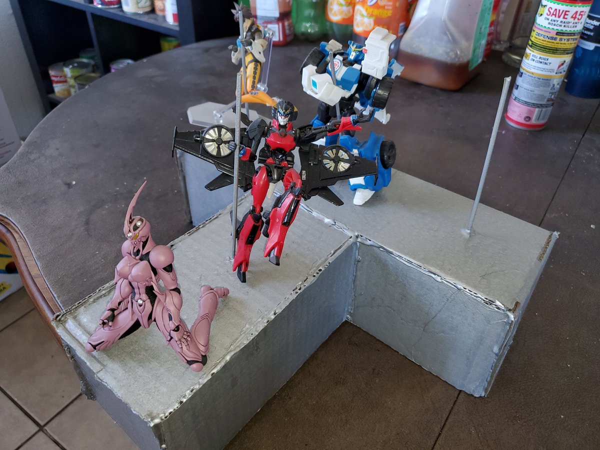 Maximus34Nsfw's tweet photo. Built this a while ago. Any ideas on how to improve it? Maybe even make a new one eventually.
#transformers #toys #Diarama https://t.co/q7rnMGhwol