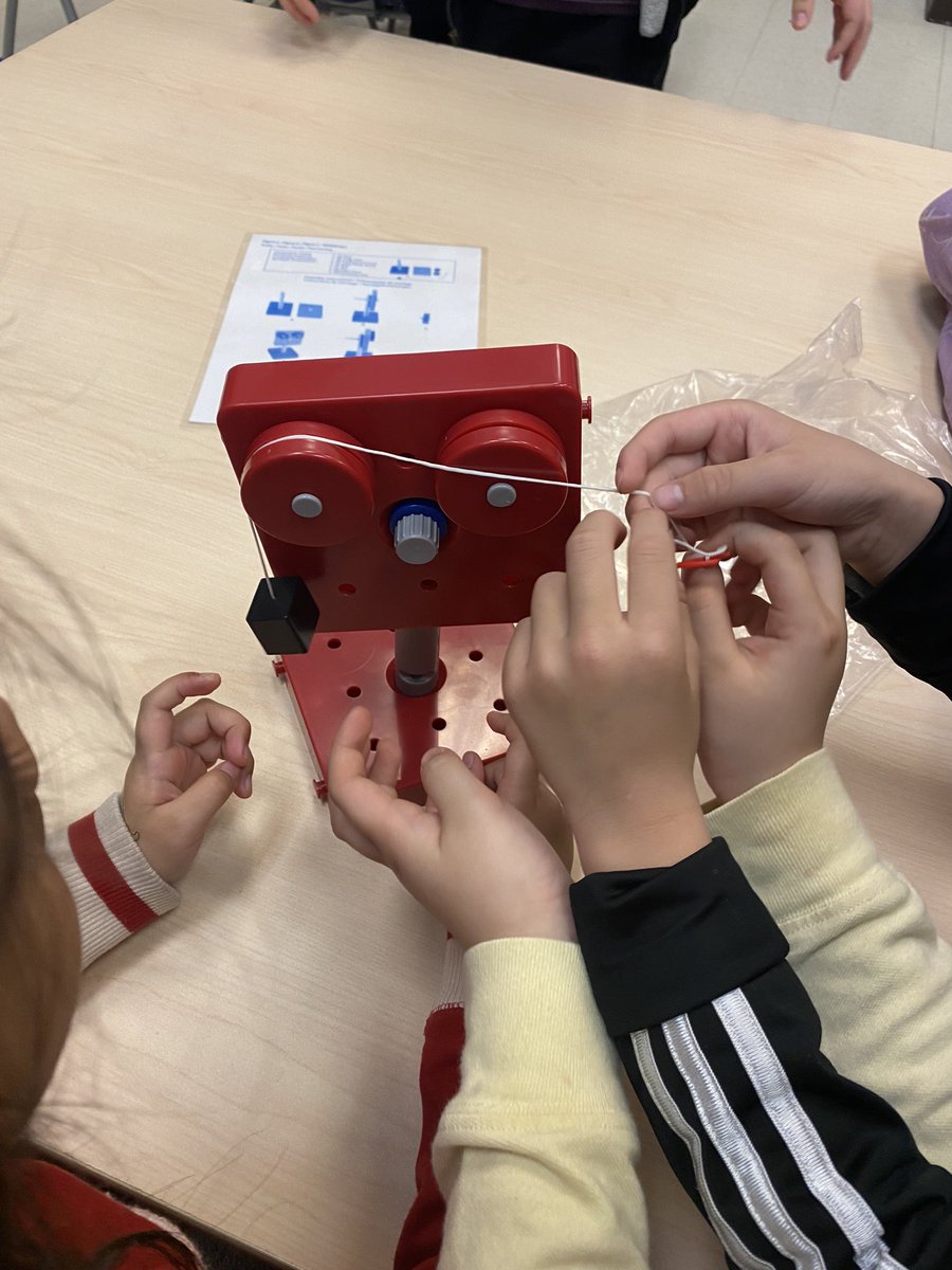 MsLam_BWPS's tweet photo. Thank you @vaughanpl for another wonderful workshop. Students were able to explore and build some simple machines. https://t.co/XcTjgro5jq