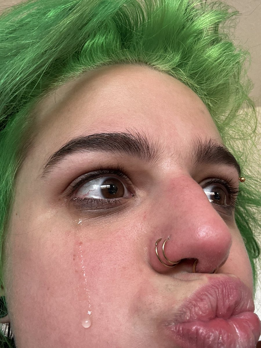 itsme_madio's tweet image. hey guys @mrprincess_oh is about to sell out our very first headlining show 🔗🎟️ 4/7 at mahalls in lakewood w tall grass and whiffler

seetickets.us/event/Mr-Princ…