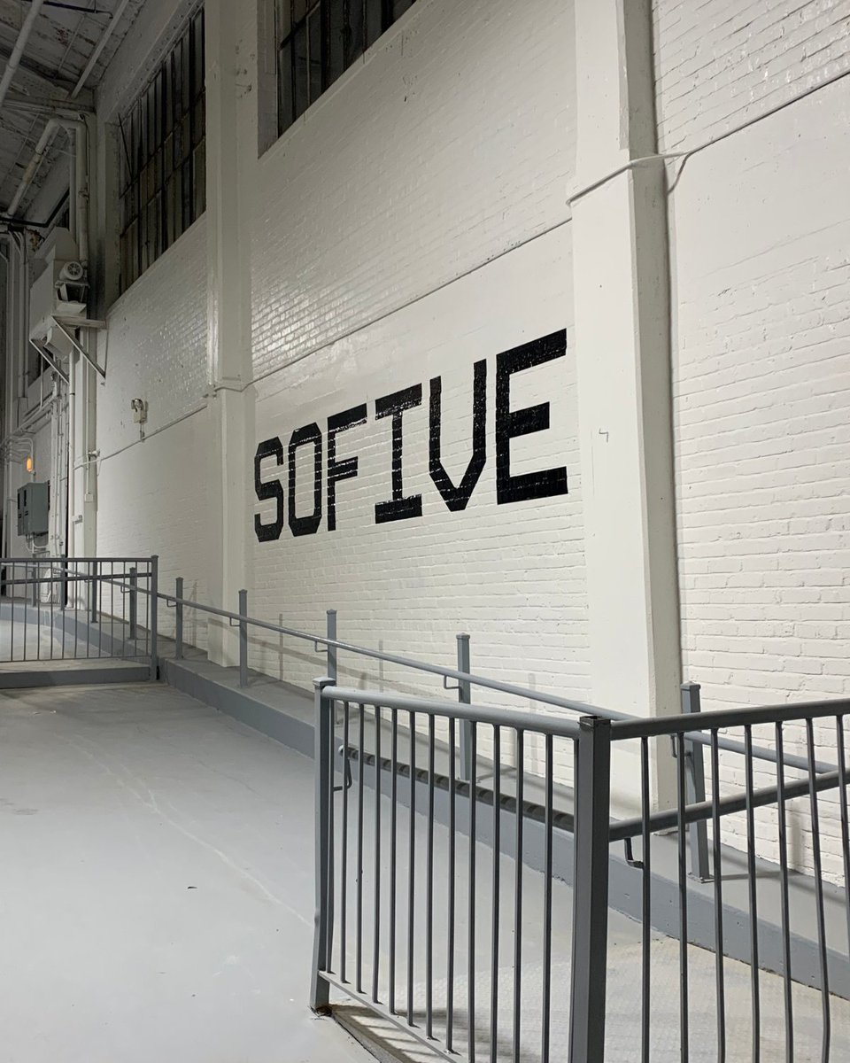 #10 is always a key number on a soccer field, and Sofive's 10th location opened in Chicago, IL. We are thrilled to meet and join the local community of soccer lovers, and we strive to create the best place for them to enjoy the beautiful game. Welcome to the fam #Chitown
#soccer
