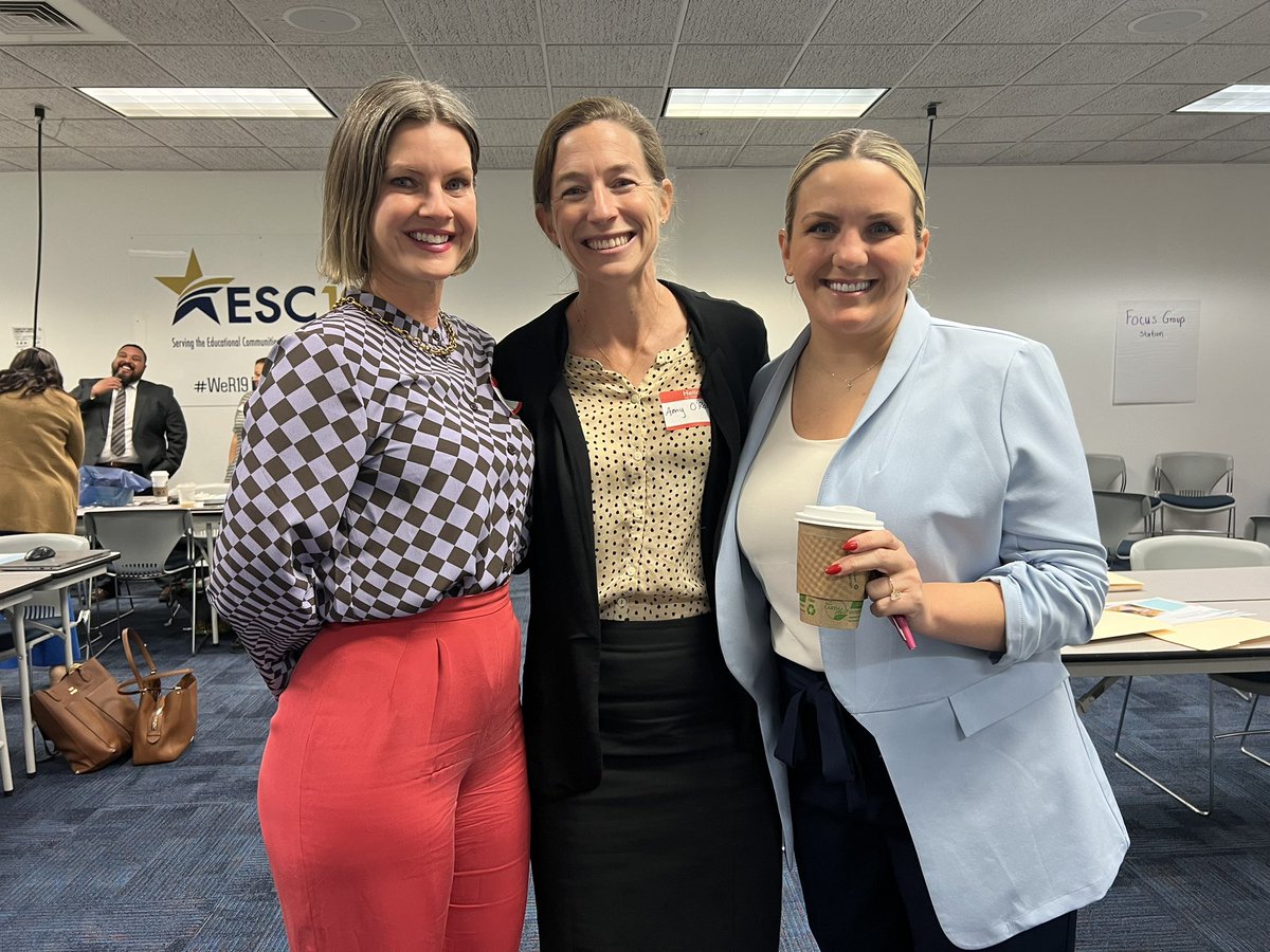 Emily D Bush tweet media