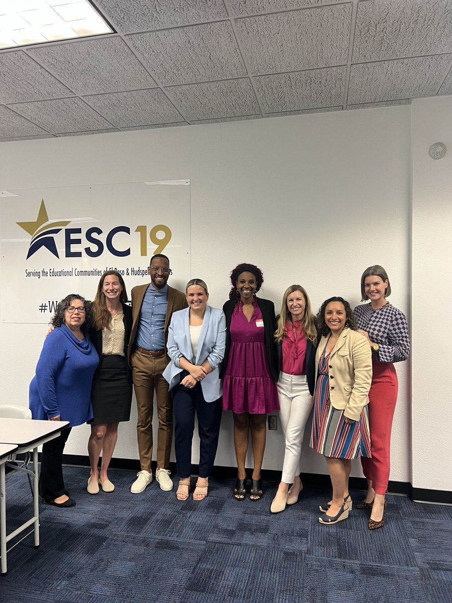 Emily D Bush tweet media