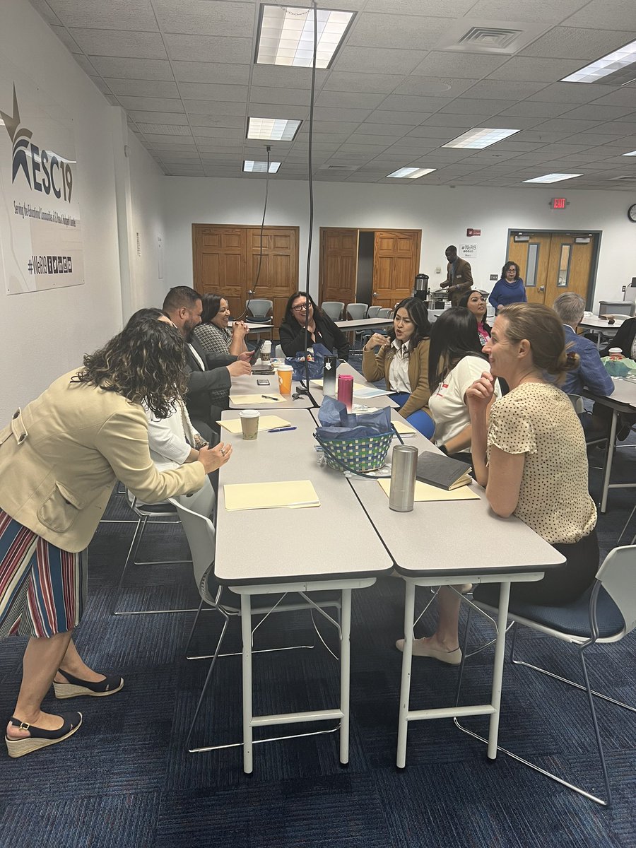 Emily D Bush tweet media