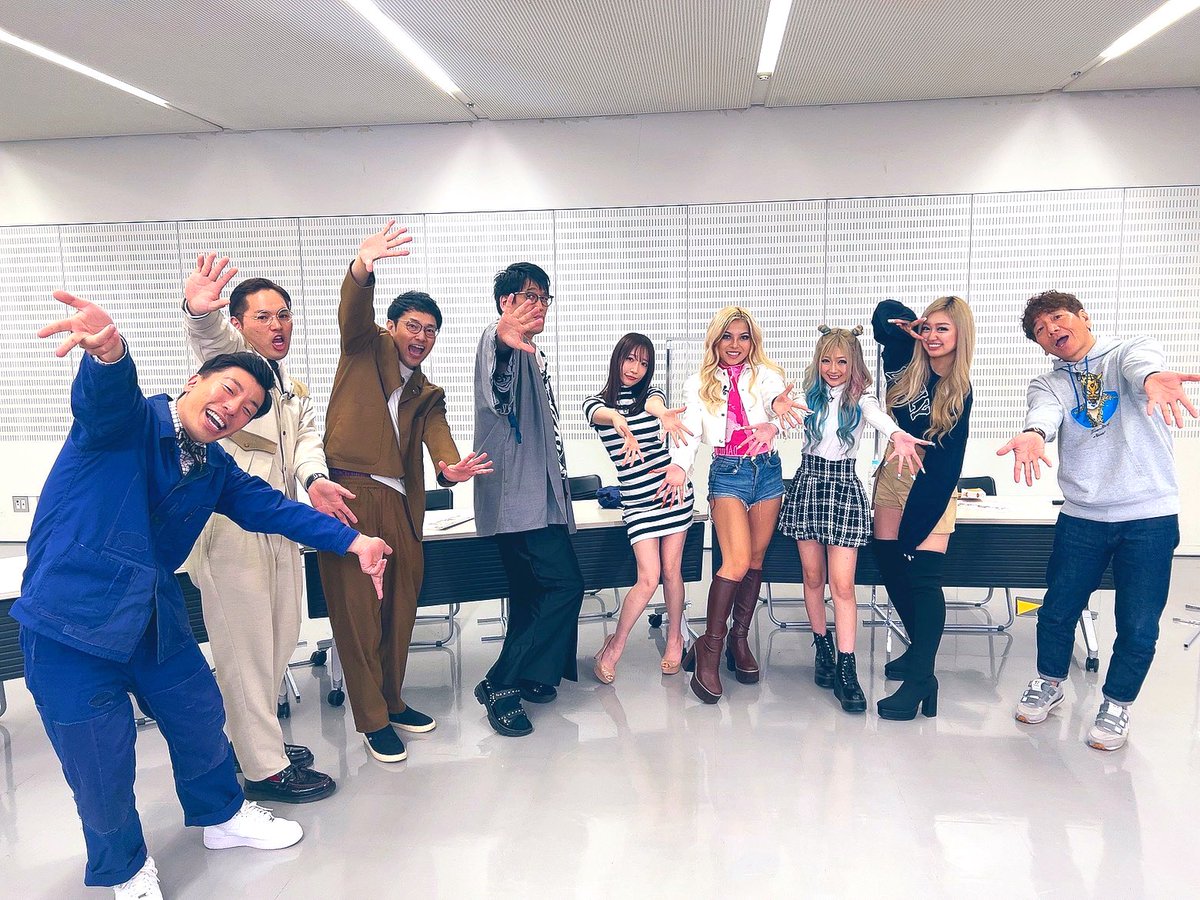 今夜1:00〜
CSテレ朝『#上田ちゃんネル 』

ぜひ観てください💕
ゲストにはeggモデルのギャル👼🏻👏🏻

このボーダーのワンピース
VTRでギャルがたまたま紹介してたブランドだったので「私もこれよく着る」って
必死にアピールしました笑 https://t.co/8DUC1m0fTp