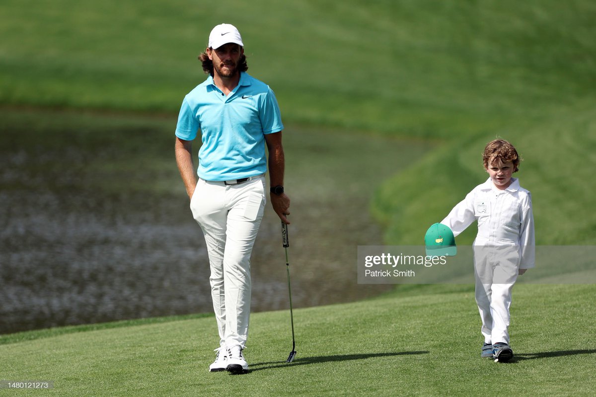 GettySport's tweet image. Rory McIlroy embraces his daughter Poppy, Jordan Spieth takes a break on with his son Sammy and Tommy Fleetwood walks with his son, Franklin, as they take part in the Par3 contest at #themasters in Augusta, GA 📷: @Cannonball63 , @patricksmith04
,