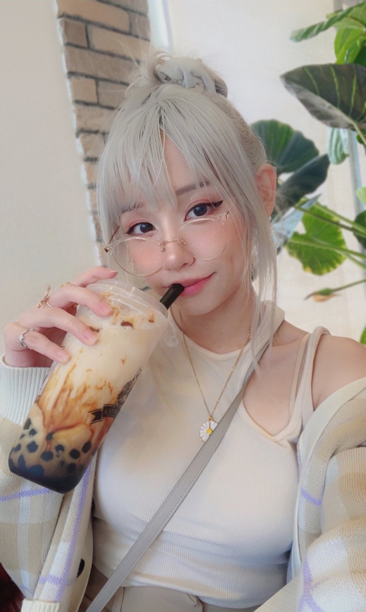 san chan 🌸 irl anime girl on Twitter "Boba 🤍"