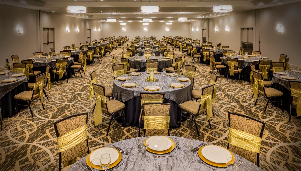 RadissonDTWNSLC's tweet photo. We hope you say "I do" to our stunning venue in the heart of downtown Salt Lake City.

#weddingwednesday #utahbride #slcevents #slcwedding #downtownslc #radissondtwnslc https://t.co/mEtsBzlYVL