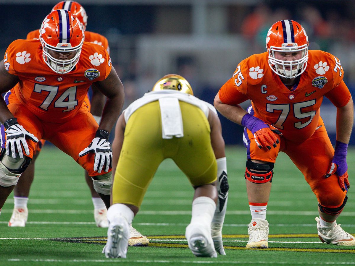 Blessed to receive an offer from Clemson University !! <a href="/wcsPHScr/">Charles Rathbone</a> <a href="/Coach__TA/">Coach Thomas Austin</a>