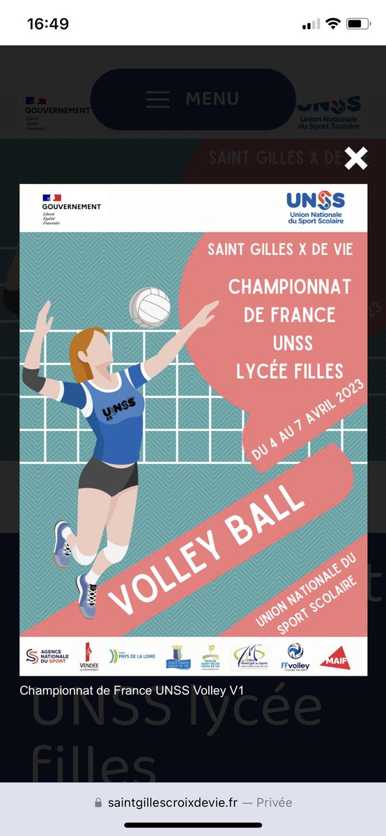 L’équipe fille du lycée CDG Dijon participe au championnat de France de volley 4x4 en Vendée. 1e journée: perd 2-1 contre Aurey (Rennes), gagne 2-0 contre Laval (Nantes), perd 2-0 contre Vincennes (Créteil). Une journée intense! <a href="/lycCDGDijon/">Lycée International Charles De Gaulle Dijon</a> <a href="/unss/">UNSS_National</a> @UNSSdijon <a href="/UNSS21/">UNSS 21</a>