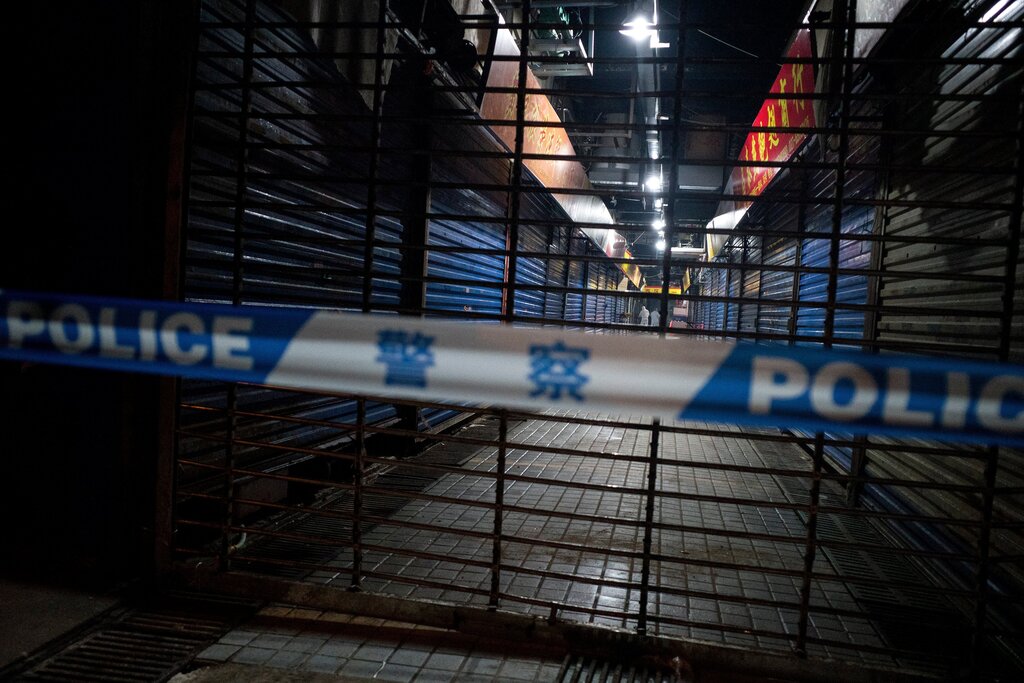 ChimpsSfu's tweet photo. #Chimpanzee "China Publishes Data Showing Raccoon Dog DNA at Wuhan Market" by Benjamin Mueller via NYT https://t.co/BQ9eoU3n3w Scientists from the Chinese C.D.C. confirmed that DNA from raccoon dogs and other animals susceptible to the coronavirus was found at the market in ear… https://t.co/I5kqNamSL2
