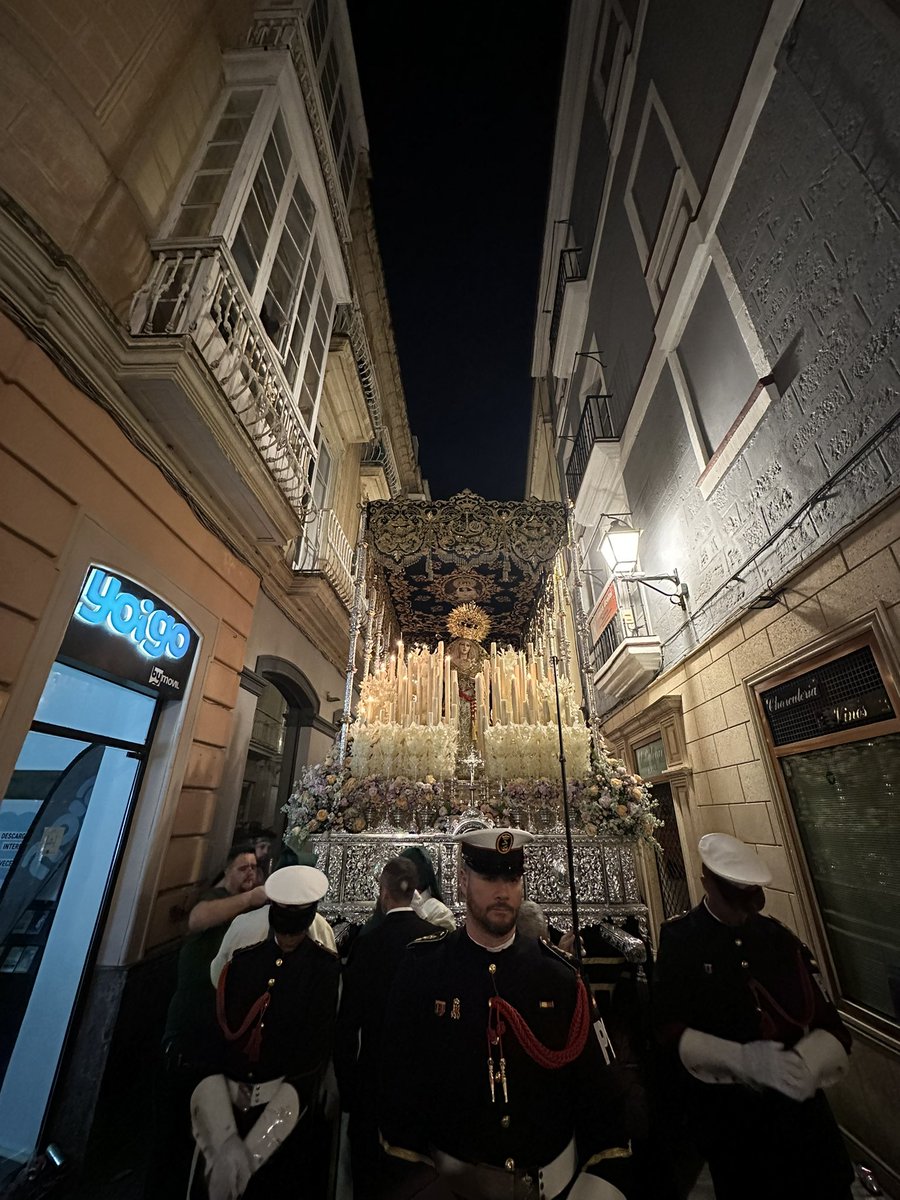 Hermandad de Las Cigarreras - Cádiz tweet media