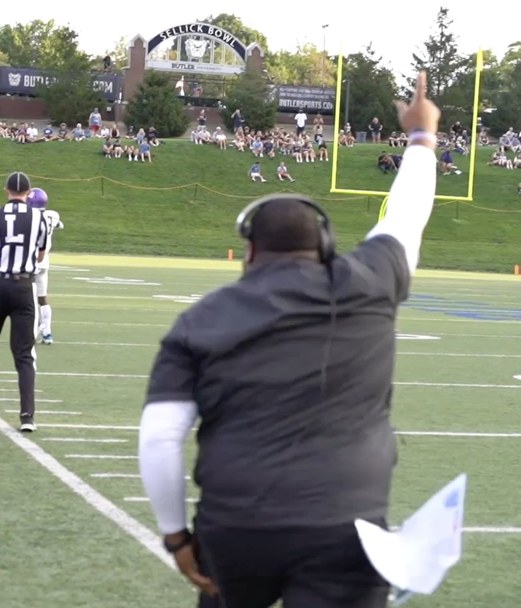 🎂Happy Birthday🎂 to our very own DC <a href="/Coach_Boddie/">Jared T. Boddie</a> 

"Whatever you do, work heartily, as for the Lord and not for men." 
Colossians 3.23 

#TaylorTough | #EMAT