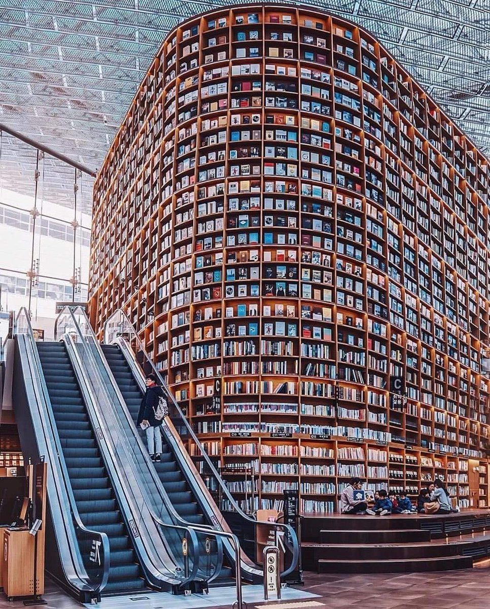 Mega librería en Seúl, Corea del Sur.