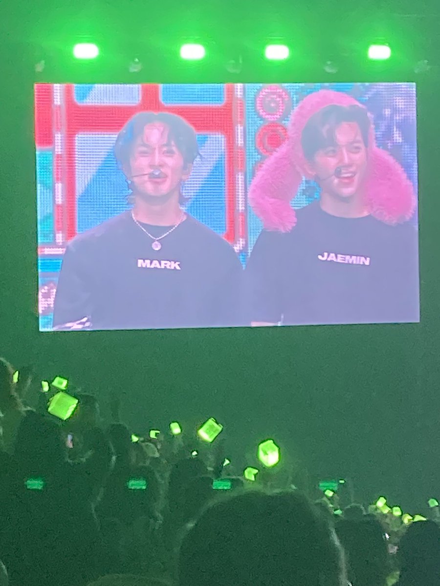 luviesjoy_'s tweet photo. 💚yoooo dream💚
#THEDREAMSHOW2_in_BERLIN
#NCTDREAM_THEDREAMSHOW2_in_BERLIN
#NCTDREAMberlin https://t.co/aLLM0fgRBc