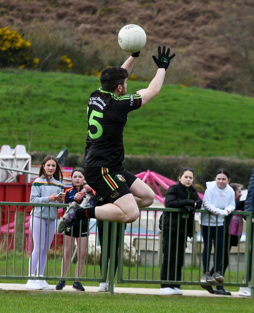 Sinead_Rice's tweet photo. First outing of the season for @FoircealGAA & @BelleekGAC end to end football with Forkhill winning by a goal @Armagh_GAA #visitsoutharmagh #Forkhill #GAABelong more pics over on fb page 🏐 https://t.co/c2heDaprEX