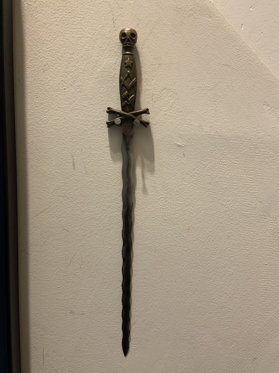 OhioConsistory's tweet photo. Hung up this portrait of @OhioConsistory 12th CIC Harry K. Eversull (1946-1949) along with this flaming sword. @GrandLodgeOhio https://t.co/zBFayDYMAp