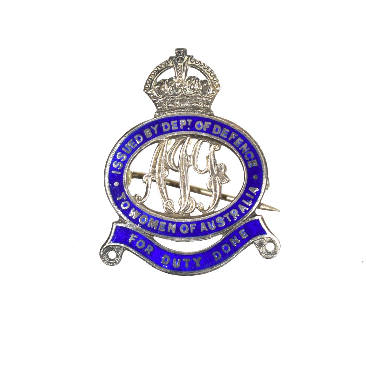 These badges were issued by the Department of Defence to the nearest female relatives of those who left Australia for active service abroad during WWI.
#history #wwi #Anzacday
