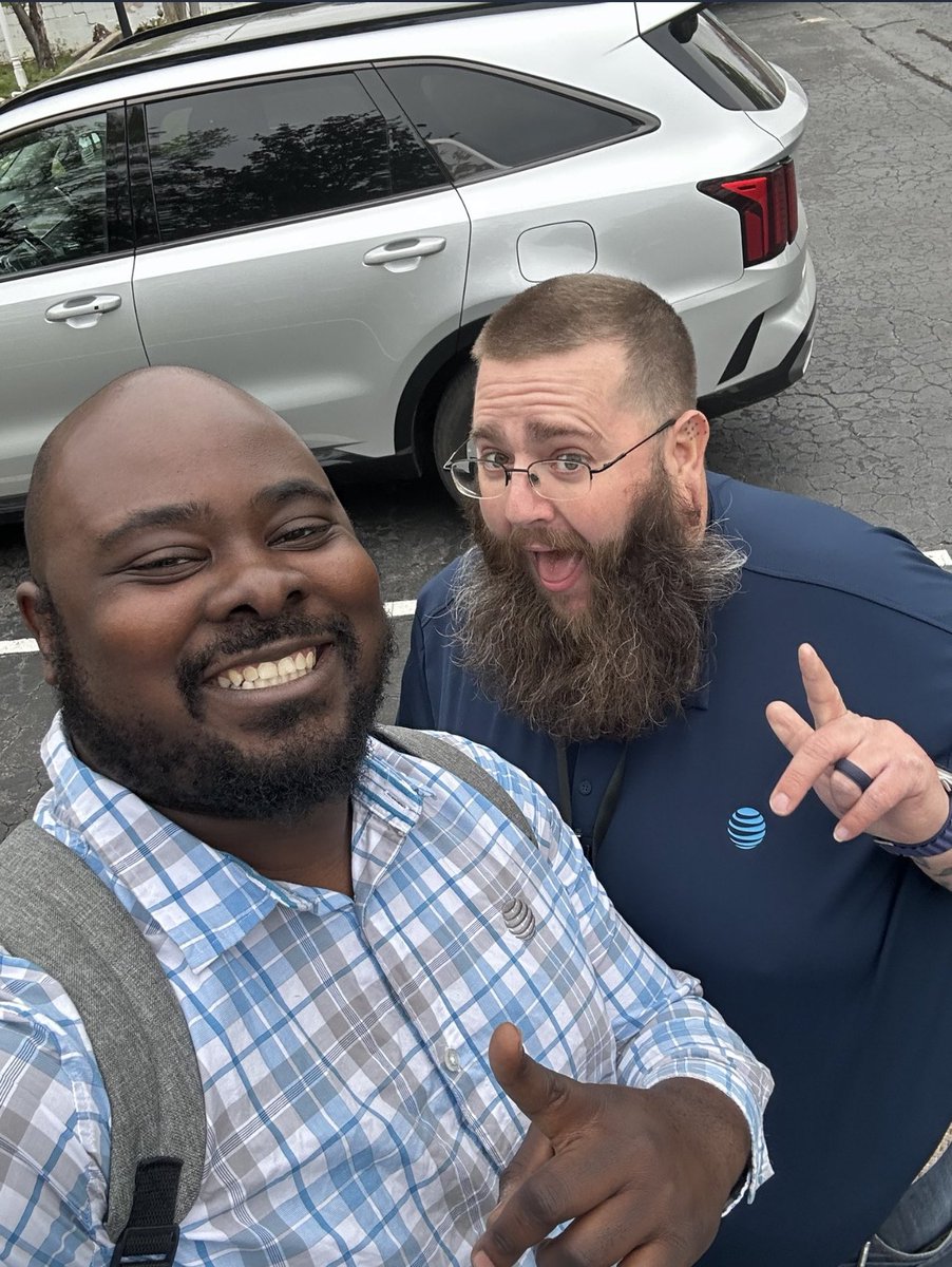 Kevinfibah's tweet photo. Training + Strategizing + Execution = New Business Fiber Sale ✅ 💰 Can’t you tell we’re excited 🎉 about closing our 1st #ATTBusinessFiber 😬💪🏾 #Leadership #WinnersWin @Kevinattfiber @crystolyte0310 @JohnnyGarSan @DomDavis_ @VinceLeaks @404girl @MASMakeItMatter @DenzelC01 https://t.co/TaipGhhlc9