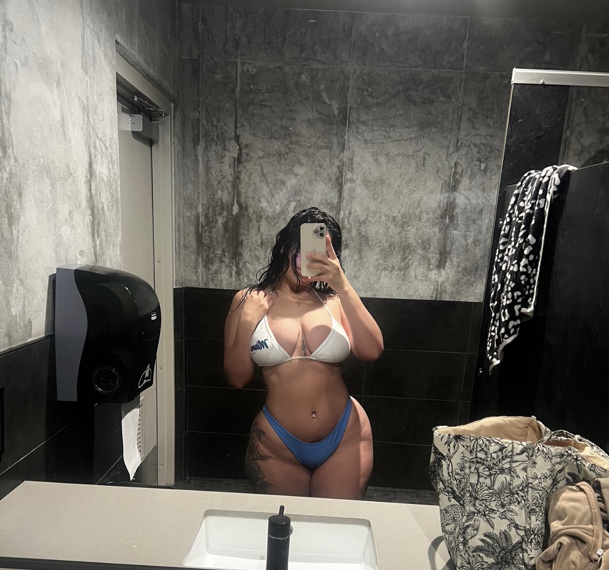 ricax0x0's tweet photo. 🥵🥵 https://t.co/l5G4kV97Ok