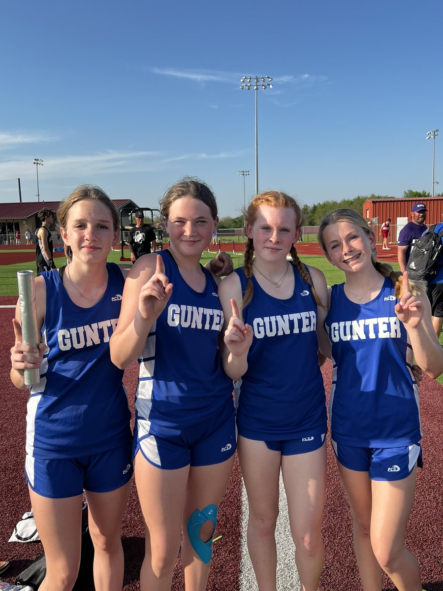 Here is your 4x200 District Champions! With a time of 1.57