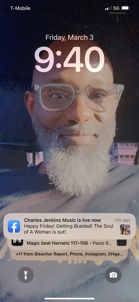 Kinglarry48's tweet photo. @_dawnmontgomery There is my photo with my glasses https://t.co/RGCwmxScle