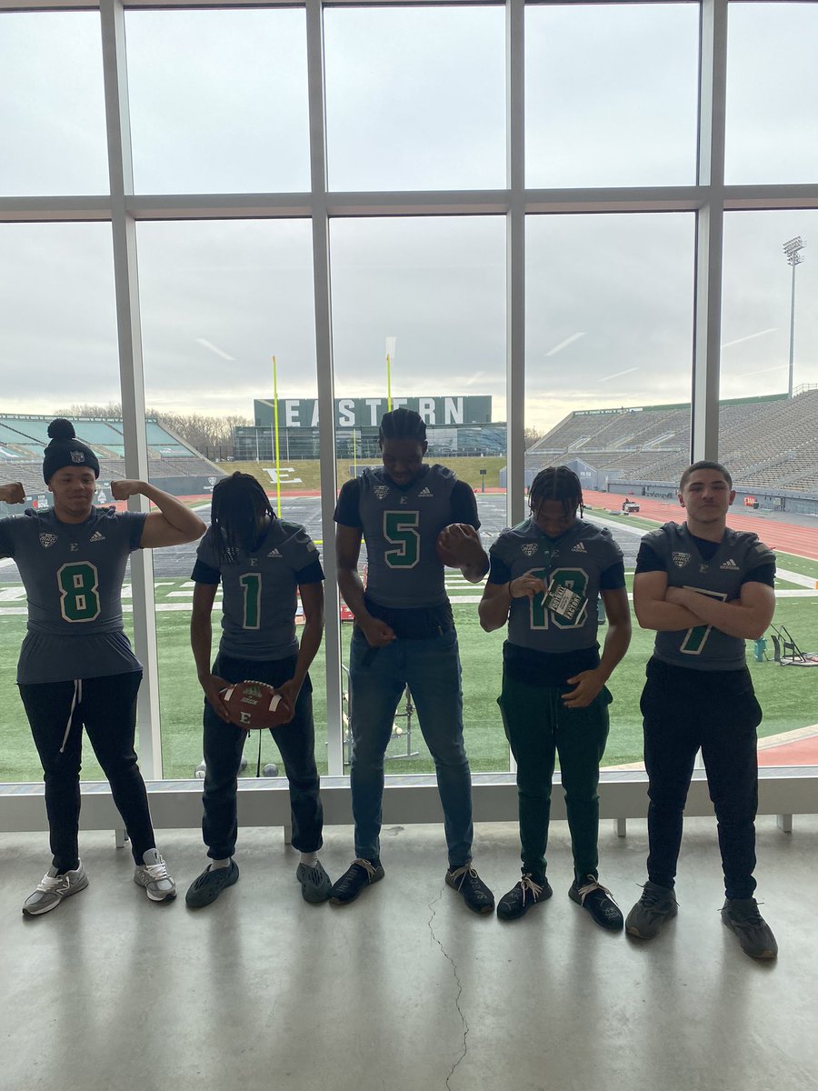 Coach__Zimm's tweet photo. Today the Dragons hit Eastern Michigan for a visit and to sit in pre practice meeting rooms. We headed over to UofM after for a tour and to watch practice. The guys had a blast.

Go Dragons!
@ClintondaleFB @clintondalesch 

Thank you to @AKarsch_UM @Coach_Collett for the time! https://t.co/ji5hL0Ot3O