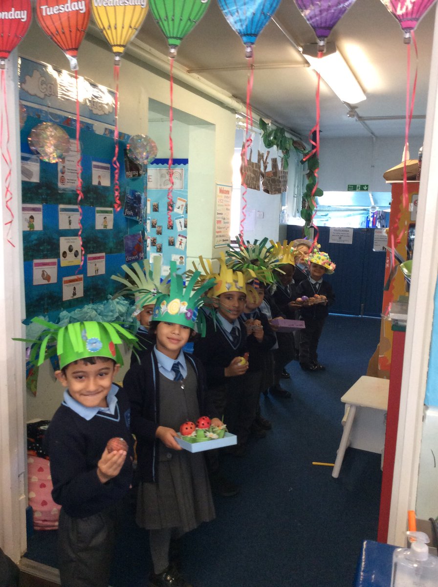 St_Josephs_RC's tweet photo. Nursery: We had so much fun on our Easter Bonnets parade🥰
#EYFS #EYFoundation #Easter2023 #eastereggs #Easterbonnetparade #funtimes #goodvibes https://t.co/zA5GB32qhT