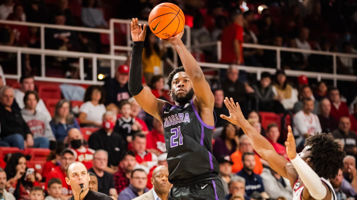 TP4PT's tweet photo. 🚨 Transfer Portal Spotlight

Noah Thomasson
6’3” 195
Guard
Niagara
1 Year of Eligibility Remaining

2022-23 Stats (31 Games):
📊 20 PPG, 4 RPG, 4 APG, 39 3P%

📶 60 Career Starts, 1025 Career Points.

🏅 2023 All-MAAC First Team.

🎥 https://t.co/V8yibfEvwV

#TP4PT #TransferPortal