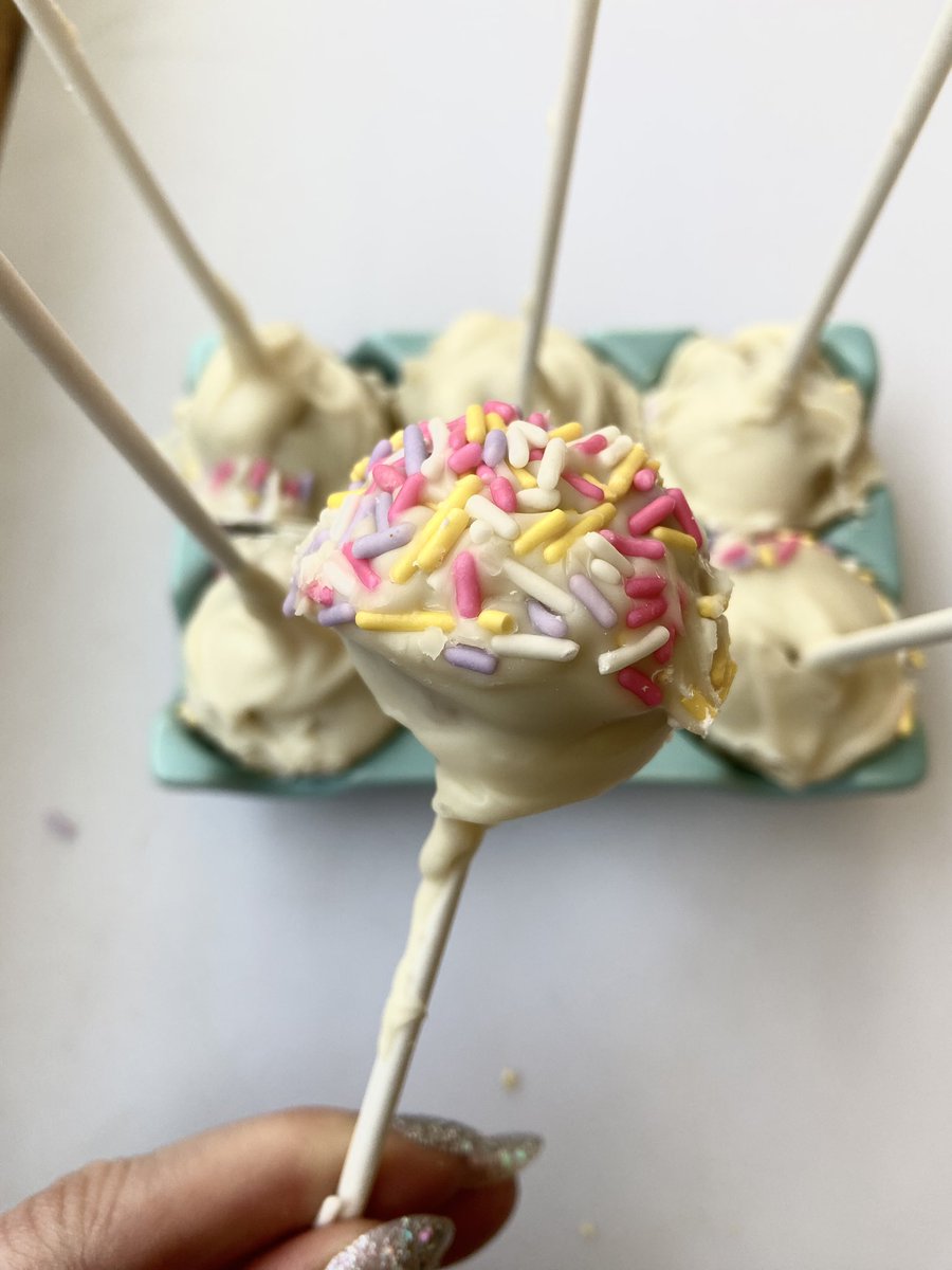 EatPastry tweet media