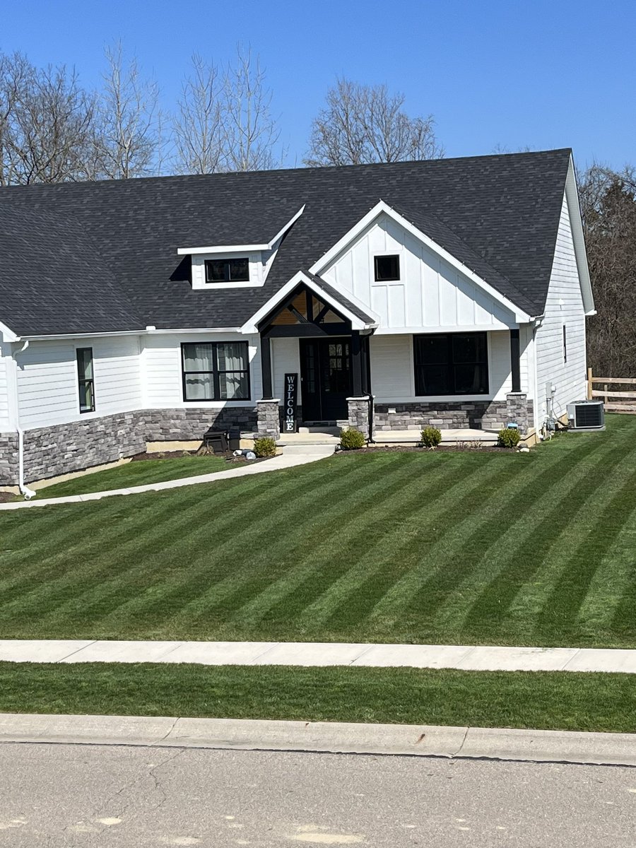 bryan_mcbride's tweet photo. First cut of the season. @HarrellsLLC Polyon fertilizer used all last year. Polyon controlled release fertilizer plus dimension going down soon #Polyon #poweredbypolyon #fertilizer #lawncare #lawncarelife https://t.co/Iz2u2Zxts9
