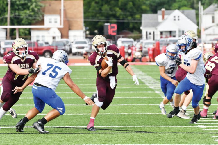 WHSFootball2020's tweet photo. Congratulations @Rickiebobby03 and @HarborHaught https://t.co/k4CHWjU9iY