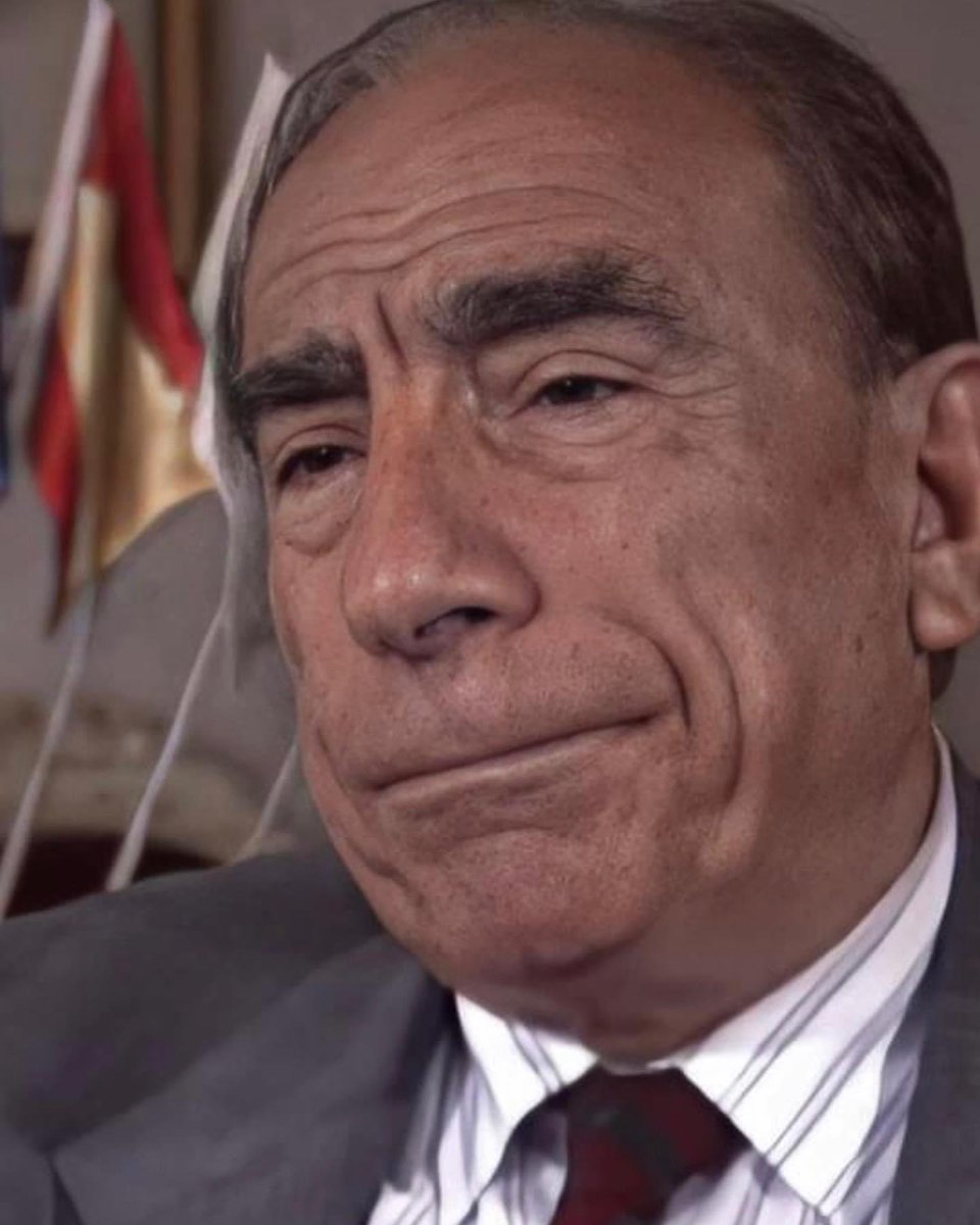 “Alparslan Türkeş yaradılıştan bir liderdi”. Ülkücüler bir bütündür, bu bütünlüğünüzü bozmayın, içinize hainler girebilir, sizi birbirinize düşürmeye çalışabilirler, onlara kanmayın ve aldırmayın.

Başbuğ Alparslan TÜRKEŞ