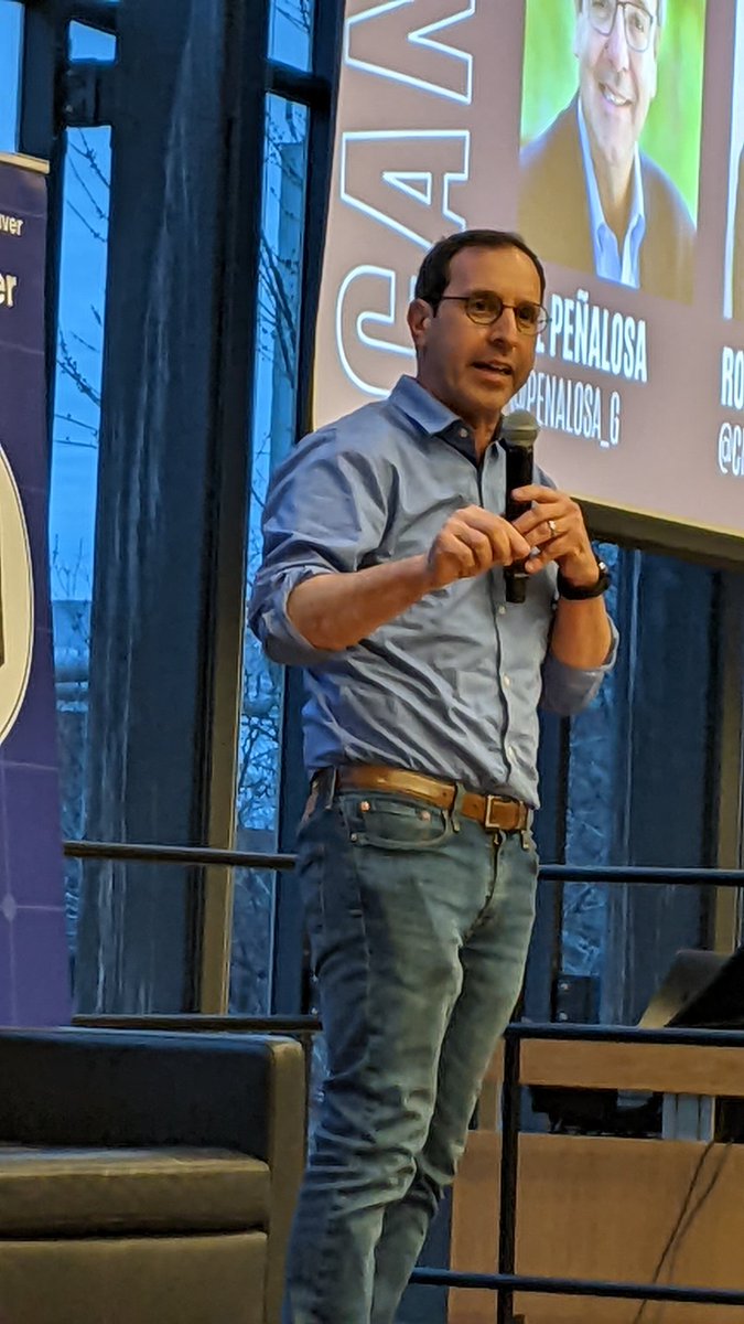rickspence's tweet image. Mayoral candidate Josh Matlow at #TechTO recites a litany of urgent urban problems: inadequate housing, crumbling infrastructure, unsafe transit.
He forgot to mention he&apos;s been on council for 12 years.