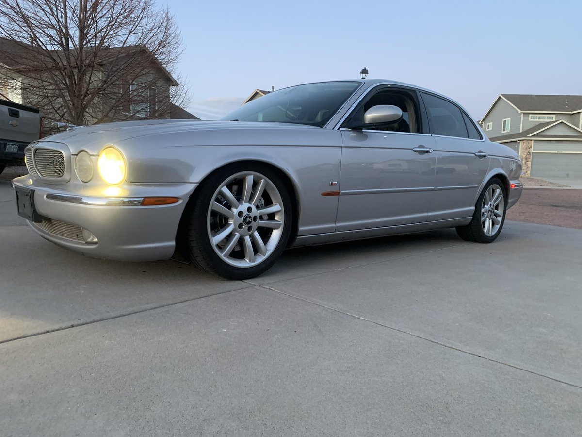 TheRealINTALECT's tweet photo. @Turn10Studios @WeArePlayground Pllleeeeeaaaassseee put the 2003-2010 Jaguar XJR and 2003-2008 Jaguar SType-R in the game 🤤#JaguarXJR #JaguarSTypeR #ForzaMotorsport #ForzaHorizon5 #JaguarCars https://t.co/TQiByPlSfU