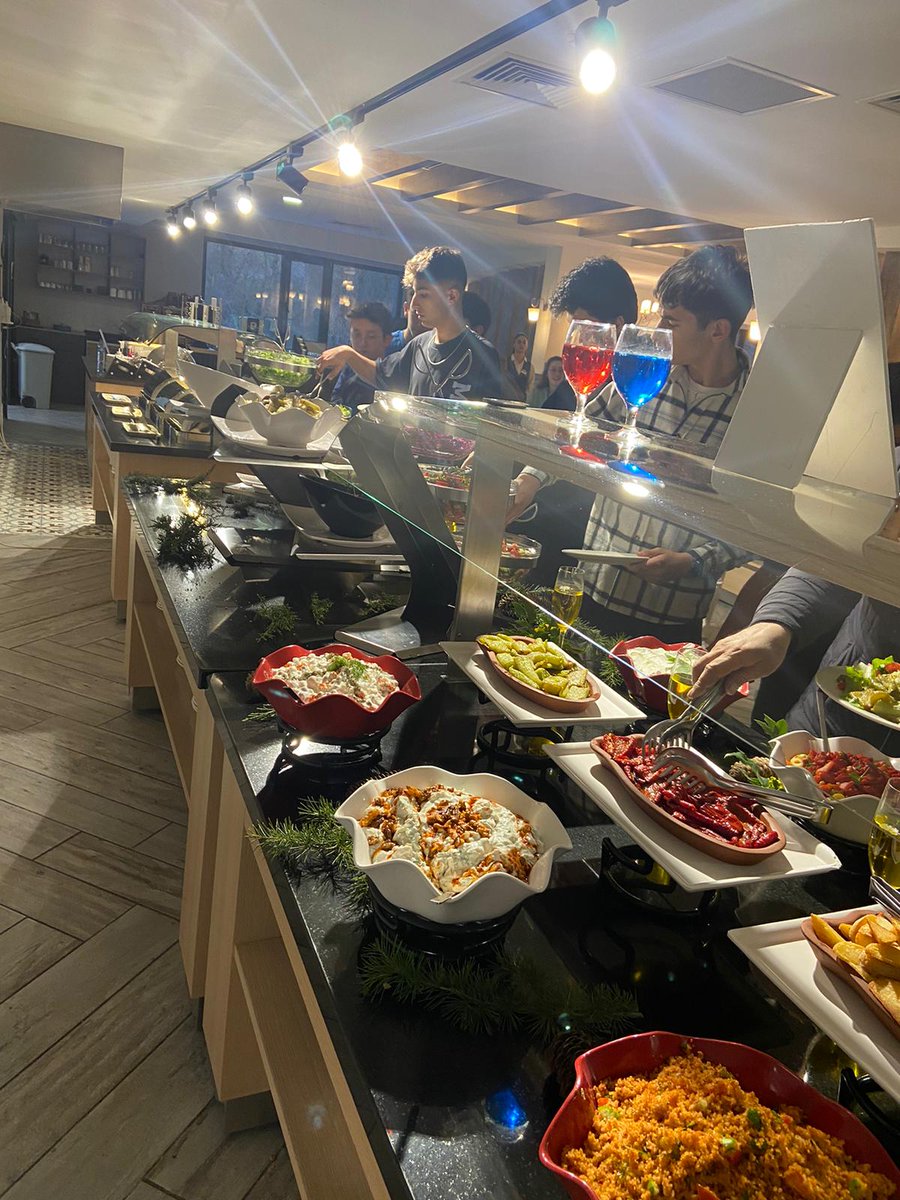 FenAkpinar's tweet photo. Postmodern döneme özgü ciddi bir sorun olan insanın evrendeki kozmik yalnızlığına ramazan ayının birleştirici gücü inanlar için çözüm olabilecektir.
#Ladik
#Akpınar
#samsun
#ramazan
#iftar
#birlik
#dayanışma
#hilas
#hamamayağı
#afiyetolsun https://t.co/QU2ubiKJw6