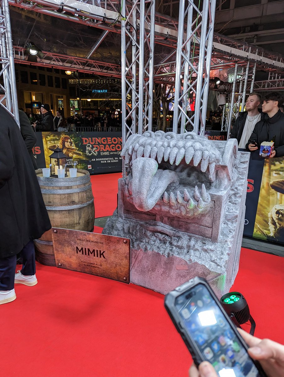 I loved the DnD movie! Thanks to <a href="/Pancake_Cosplay/">Pancake Cosplay</a>  who made it possible for me to attend the German premiere a few weeks ago <3