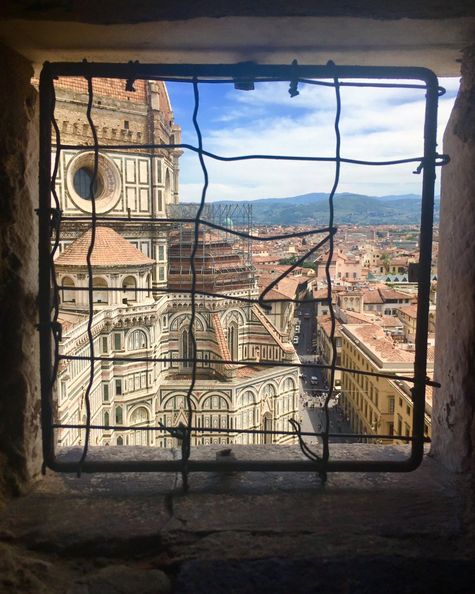 The Duomo in Florence - I was fortunate enough to study paintings restoration for a short while in 2019 thanks to a scholarship from the English Speaking Union and John Roberts Scholarship Fund. 
<a href="/theESU/">The English-Speaking Union</a> <a href="/jraLincoln/">John Roberts Architects</a>
.
.
.
#adelasadventures #conservationcontent