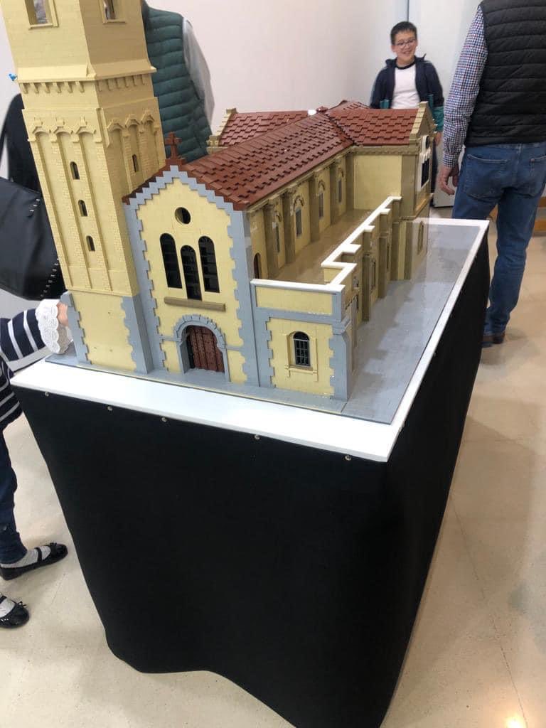 Esta tarde en la inauguración lego, organizada por la Falla Germanies nuestra compañera Marisa Escribà ha acudido en representación del PP Alzira.