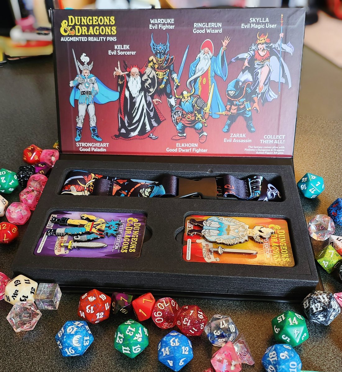peachypop_cos's tweet photo. ✨GIVEAWAY TIME✨
Who wants this sick-ass Dungeons &amp; Dragons retro toybox pin set from @PinfinityAR?? Just in time for the #DnDMovie ~ 
To enter:
✅ Like &amp; Retweet this post
✅ Follow me! 🍑
Winner drawn on 4/10! https://t.co/SWbZaSoVbg