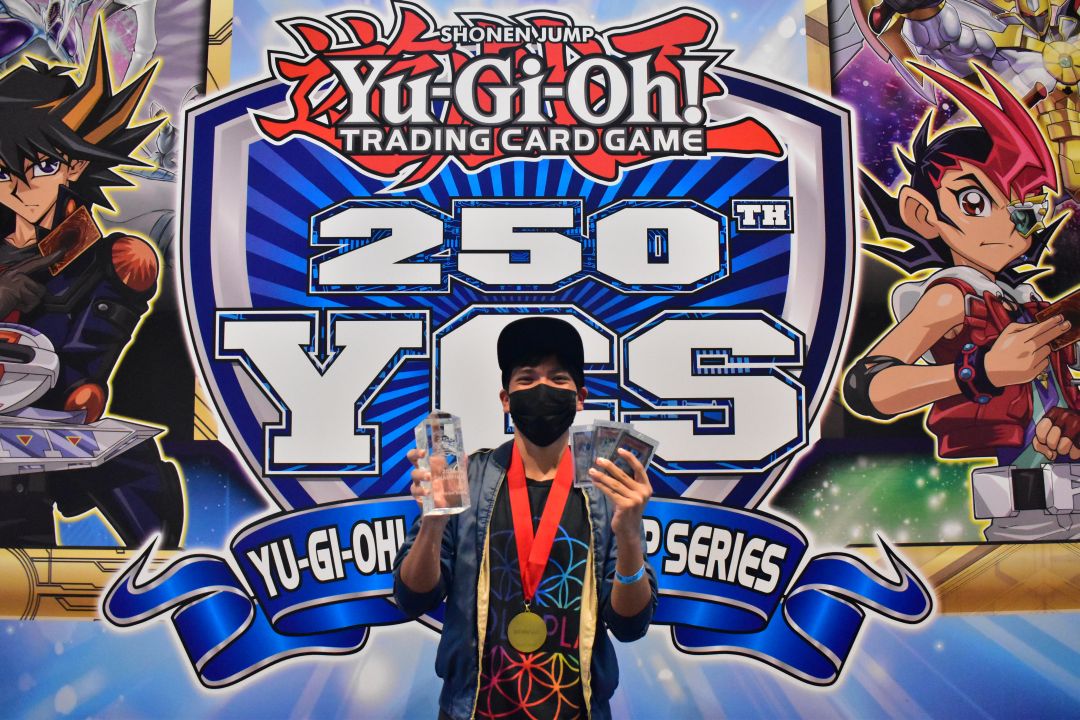 DevirAmericas's tweet photo. ¡Felicitaciones al campeón del Dragon Duel en el #YCS250 de Bogotá, Gabriel Alejandro Martínez Velasquez! 🏆 #YuGiOh #YCS https://t.co/T2RhDghU9t
